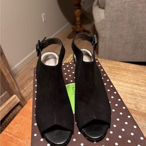 Kelly & Katie Black Peep-Toe Heels